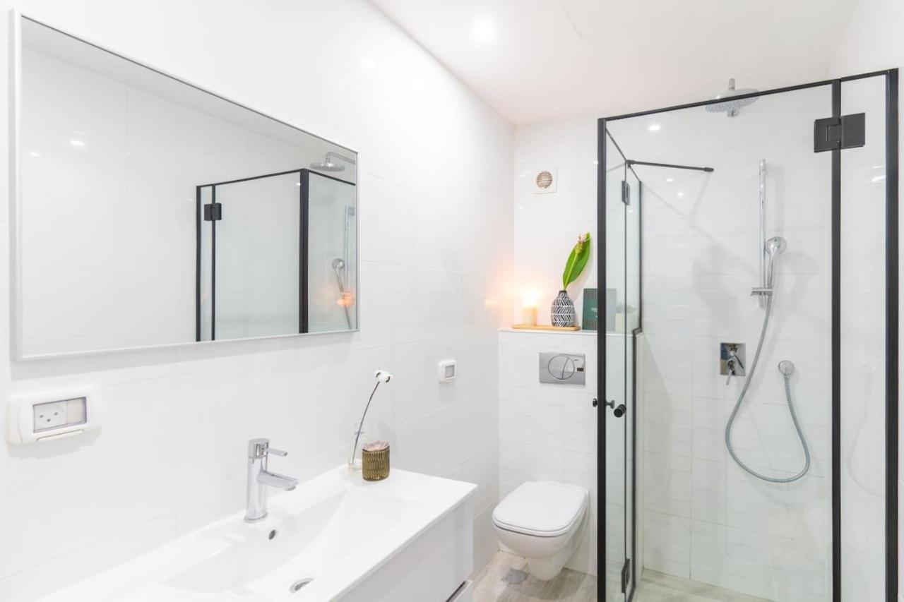 Tranquil Stay Near The Beach By Sea N' Rent Naharija Exterior foto